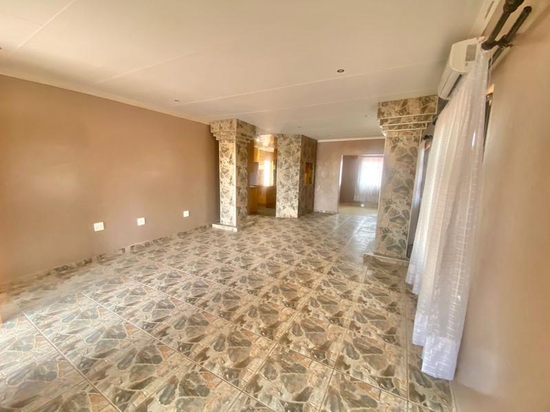 To Let 4 Bedroom Property for Rent in Kathu Northern Cape